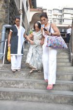 Anita Raaj vote in Mumbai on 15th Oct 2014